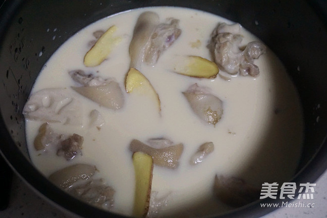 Trotter, Lotus Root and Asparagus Soup recipe