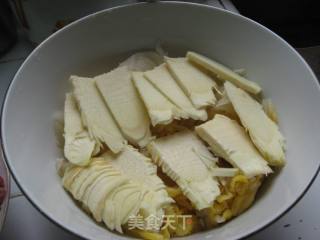 Winter Bamboo Shoots and Pickled Vegetable Soup recipe