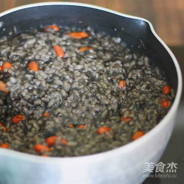 Love Hair Black Sesame Goji Porridge recipe