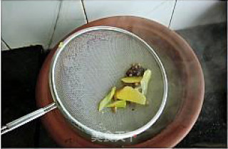 Autumn Nourishing Yin and Moisturizing Lung Soup----simmered Pork Belly with Luo Han Bamboo Shoots recipe