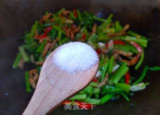 Stir-fried Shredded Pork with Celery and Red Pepper recipe