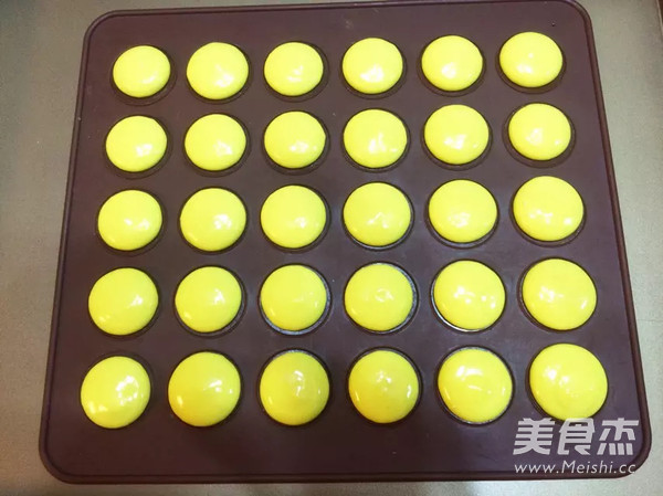 Flour Macarons recipe