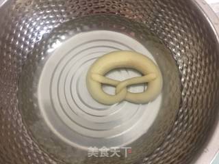 # Fourth Session of The Baking Contest and is Love to Eat Festival# German Lye Bread Pule Knot recipe