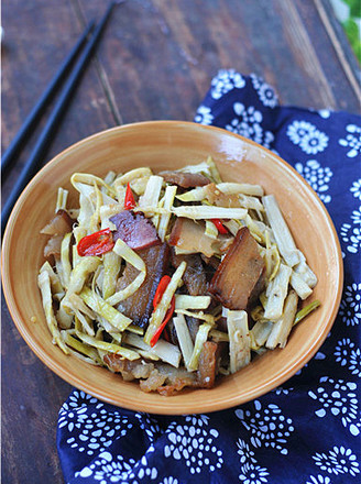 Stir-fried Bacon with Dried Bamboo Shoots recipe