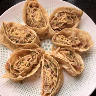 Pumpkin Pork Bean Curd Roll recipe