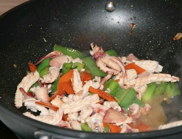 Fried Squid with Carrot recipe