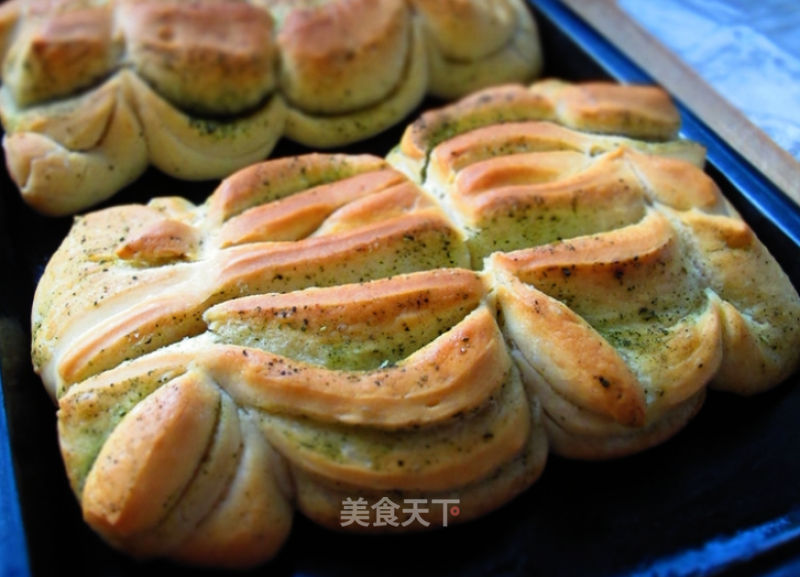 Newly-baked Hometown Specialty: Roasted Bun (couven Bean Flavor) recipe