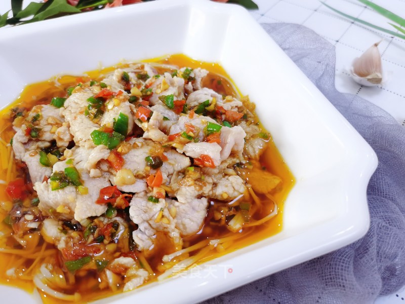Enoki Mushroom Sliced Pork