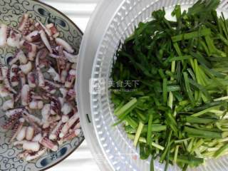 Fried Squid with Chives recipe