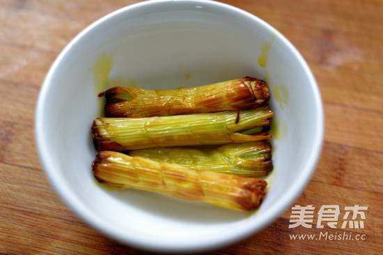 Braised Beef Tendon with Green Onions recipe