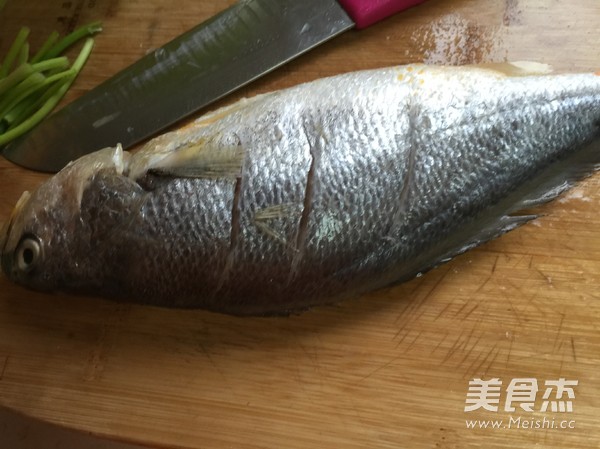 Steamed Yellow Croaker with Tempeh recipe