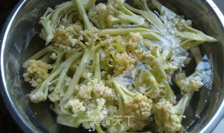 Stir-fried Cauliflower with Cloud Ears recipe