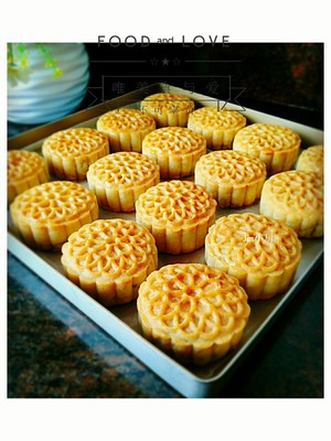 Cantonese-style Moon Cakes (3 Flavors) recipe