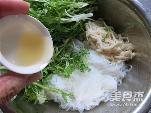 Cold Bitter Chrysanthemum Flammulina recipe