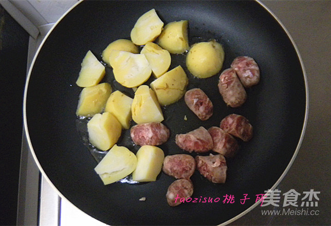 Pan-fried Sausage Potatoes recipe