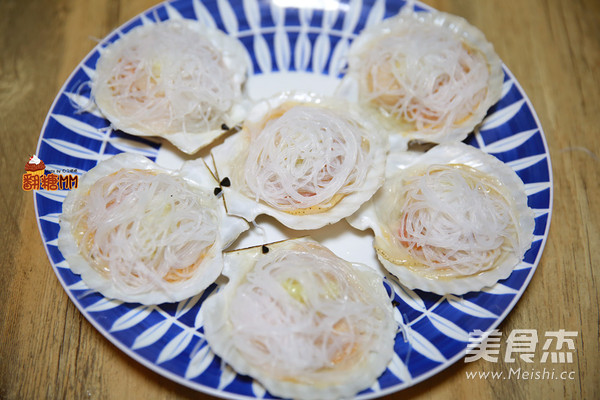 Steamed Scallops with Garlic Fans recipe