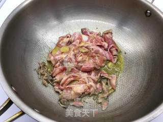 Fried Lamb Slices with Onions recipe