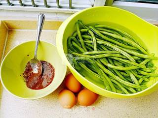 Fried String Beans with Shrimp Paste and Egg recipe