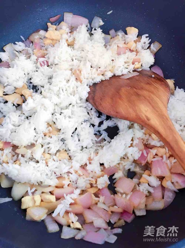 Baked Rice with Chicken Breast, Onion and Cheese recipe