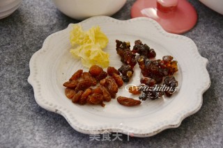 【peach Gum White Fungus Soup】 recipe