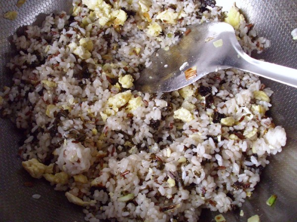 Fried Rice with Seaweed and Egg recipe