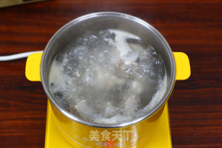 Guangdong Old Fire Soup-cordyceps Flower Scallop Corn Soup recipe