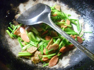 Stir-fried Celery with Ham and Beef Tendon Balls recipe