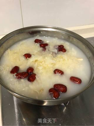 Red Dates Tremella Lily Congee recipe