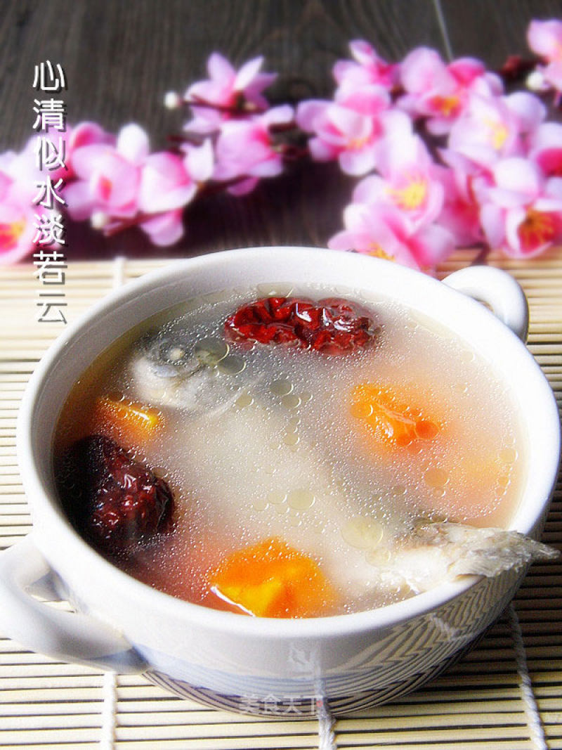Deciphering Tip of The Tongue 2-red Dates, Crucian Carp and Papaya Soup recipe