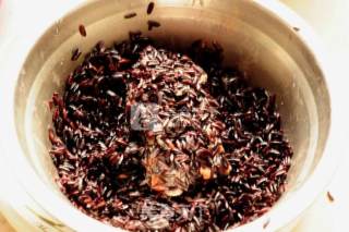 Steamed Spare Ribs with Black Rice recipe