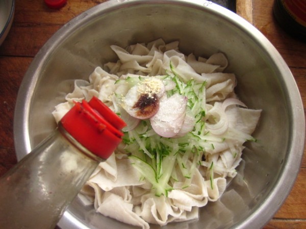 Cold Noodles with Sesame Sauce and Spicy Oil recipe