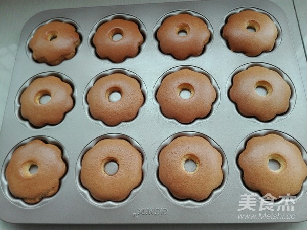 Pumpkin-shaped Small Cakes recipe