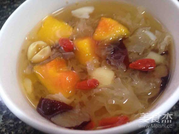 Papaya and Tremella Soup recipe