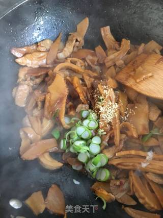 Fried Bamboo Shoots with Sliced Pork recipe