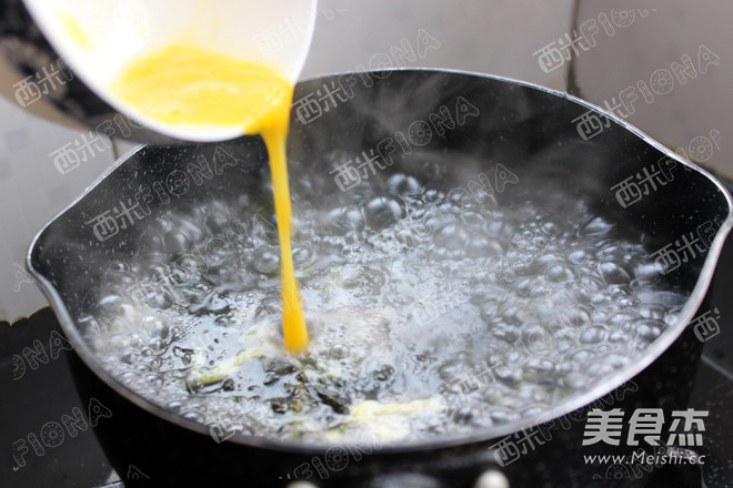 Seaweed and Egg Soup recipe