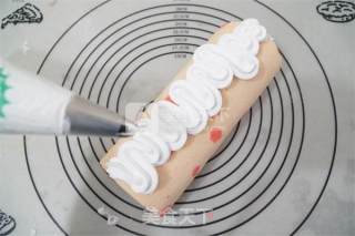 [tomato Recipe] Christmas Strawberry Cake Roll——sweet and Sour Christmas Food recipe
