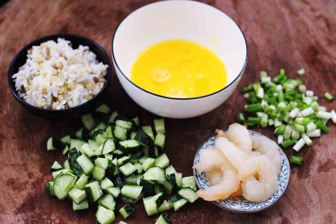 Cucumber Shrimp Mixed Grain Egg Fried Rice recipe