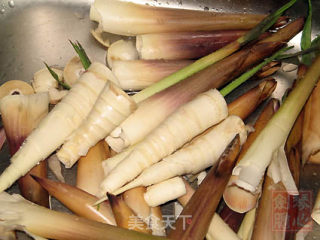 Stir-fried Beef with Bitter Bamboo Shoots recipe