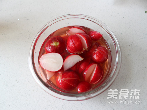 Cherry Radish with Fruit Vinegar recipe