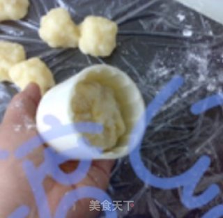 Apple Grape Snowy Mooncakes recipe