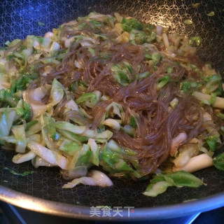 Stir-fried Vermicelli with Green Garlic Cabbage recipe