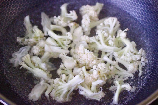 Cauliflower Tomato Shrimp Stir-fry recipe