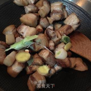 Braised Pork with Sea Cucumber and Egg recipe