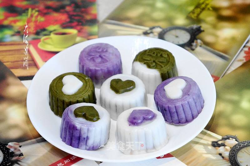 Super Simple Colorful Snowy Mooncakes