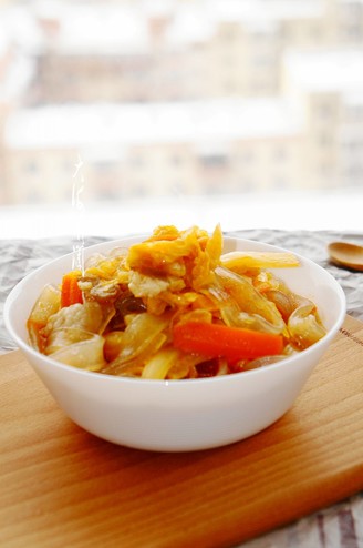 Cabbage and Pork Stewed Wide Noodles recipe