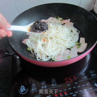 Fried Noodles with Onion recipe