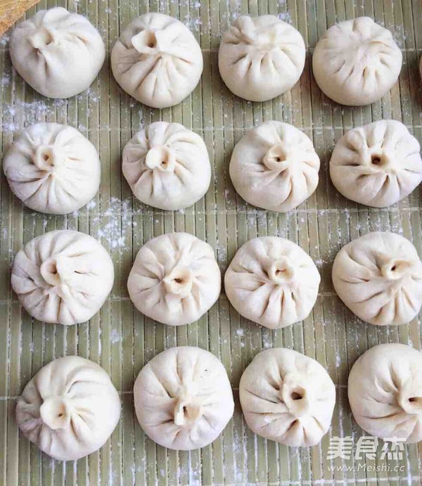 Steamed Buns with Dried Plums and Vegetables recipe