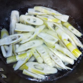 Bitter Bamboo Shoots with Pork Belly and Sauerkraut recipe