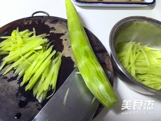 Shredded Ginger Lettuce recipe