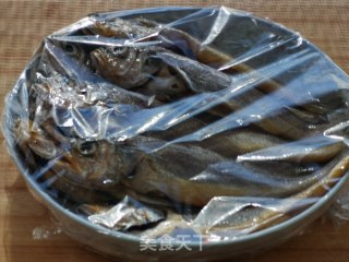 Fried Wild Yellow Croaker recipe